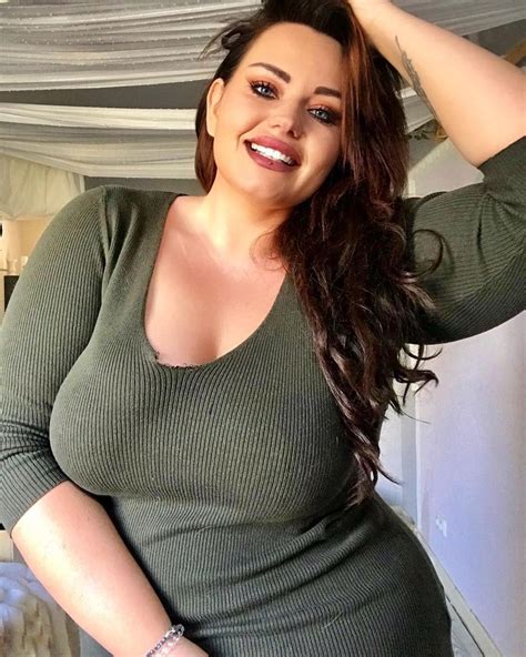 best curvy nudes|Hot Curvy MILF Nude Porn Pics